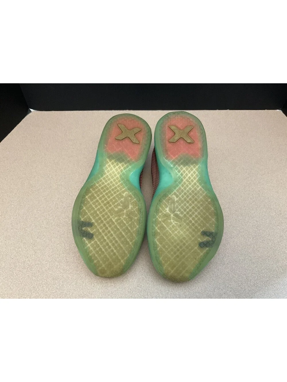 Youth’s Nike Kobe Bryant X 10 “Easter”Hot Lava Sunset Glow Shoes. Size 4.5Y.